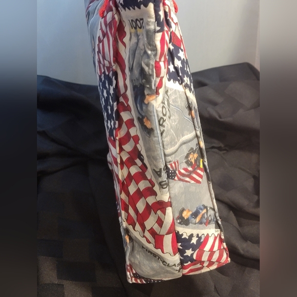 White Cross 2001 9/11 Memorial American Heroes Crafted Purse/Bag - Picture 15 of 16